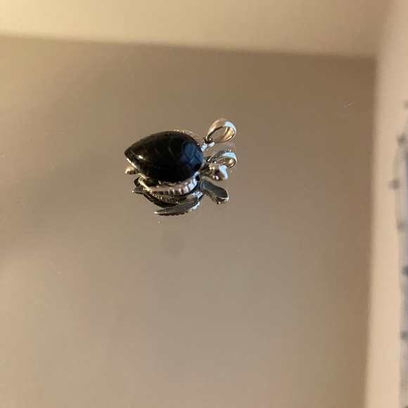 Maui Divers Jewelry Honu Collection Sea Turtle Pendant Charm - Picture 10 of 16